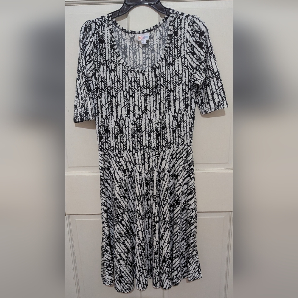 LuLaRoe Nicole Black and White Feather Pattern Midi Dress